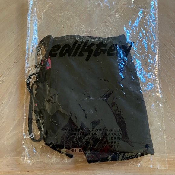 EDIKTED Laini Strap Shorts in Black XL NWT - Picture 11 of 11